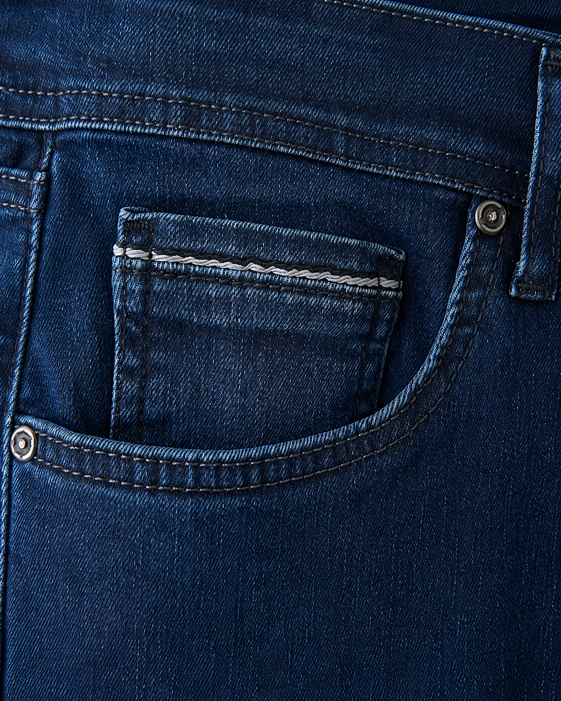 Détail poche avant jean slim bleu marine surpiqûres — Zalimi