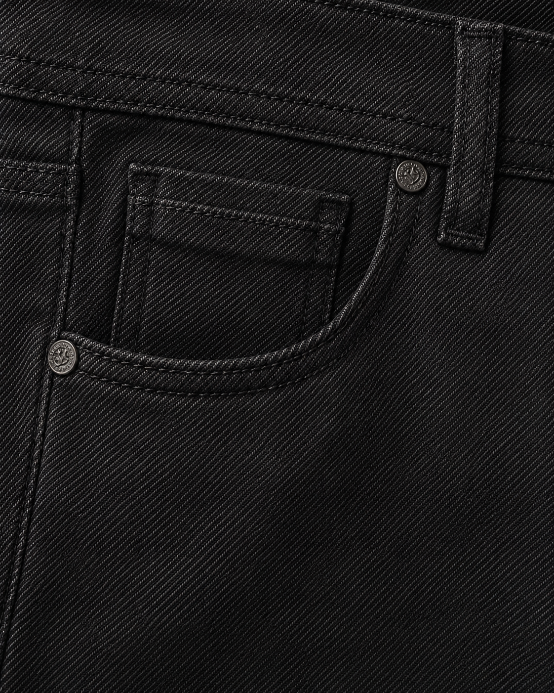 Détail poche avant jean droit noir rivets — Zalimi Sénégal