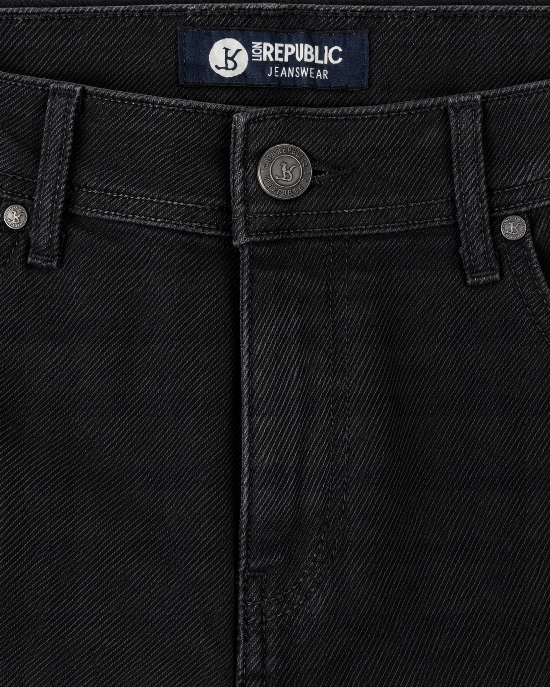 Détail ceinture bouton métal jean noir — Zalimi