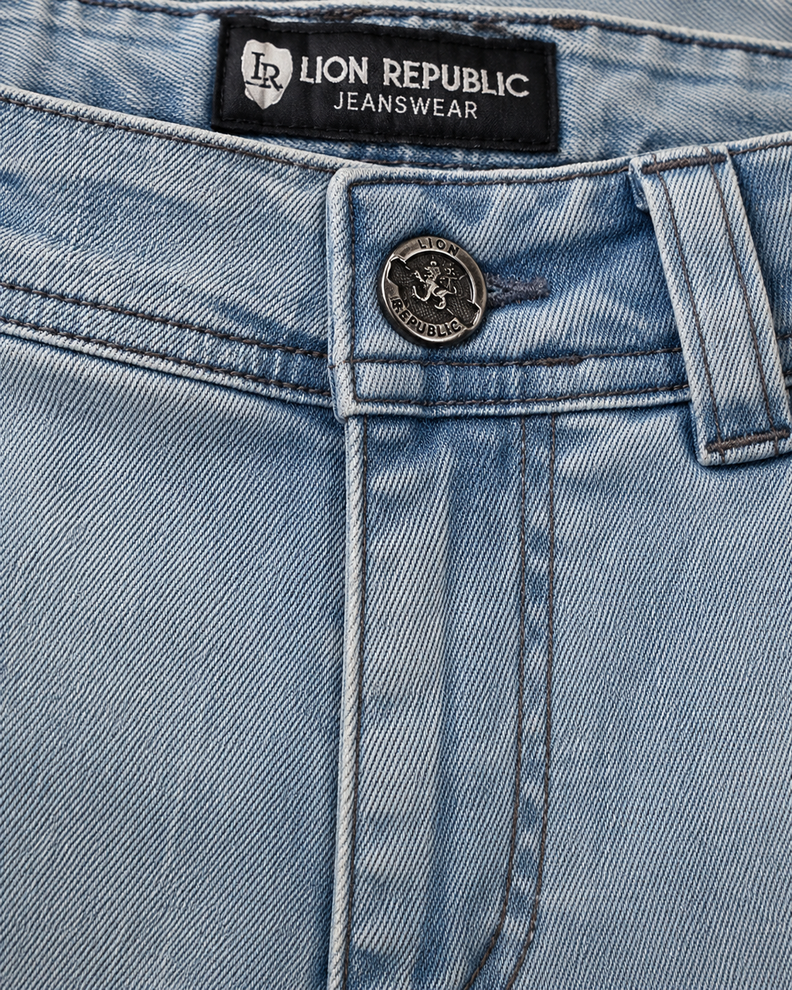 Détail ceinture bouton métal jean Lion Republic Jeanswear — Zalimi
