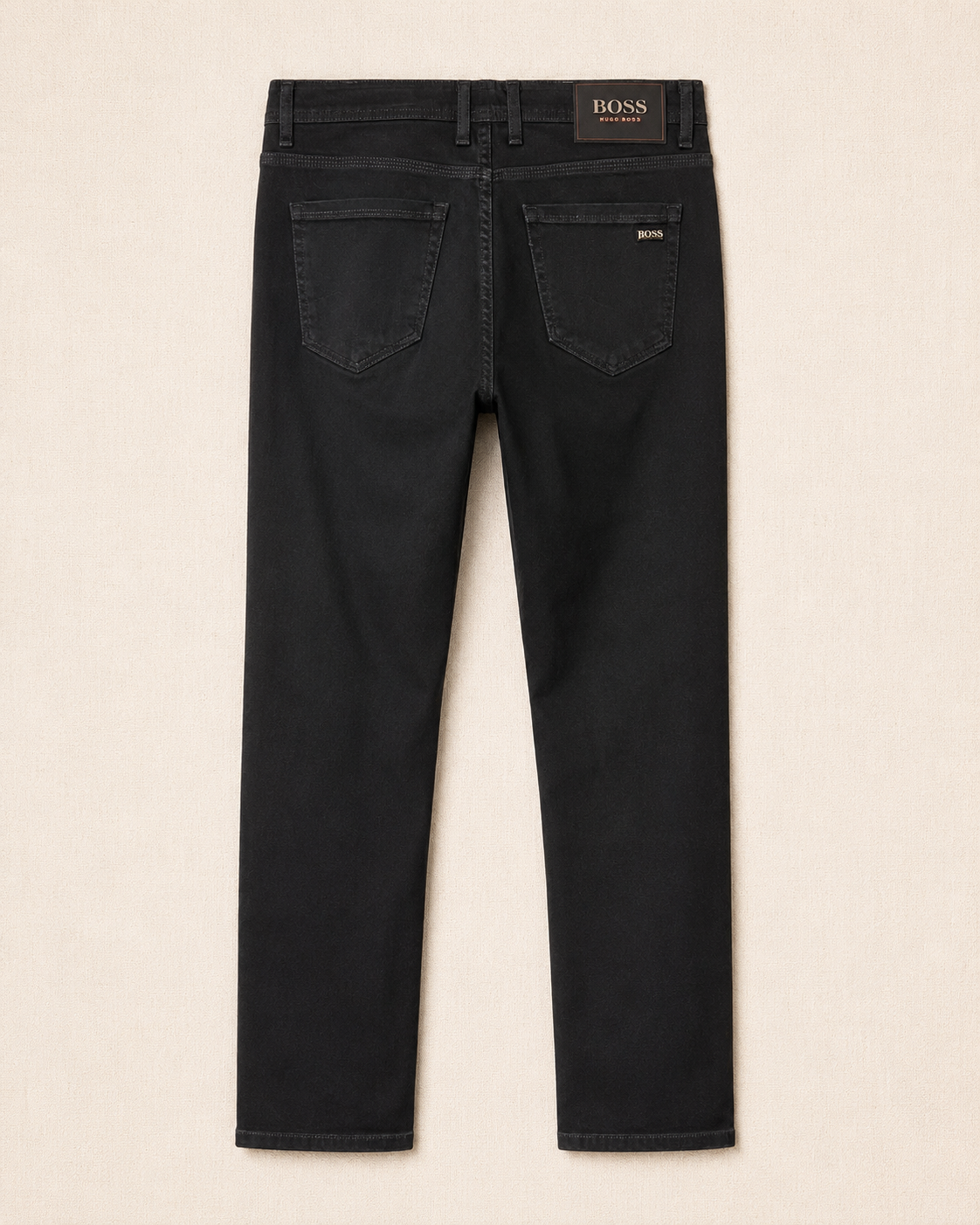 Jean slim Hugo Boss noir délavé vue de dos, patch Boss — Zalimi Sénégal
