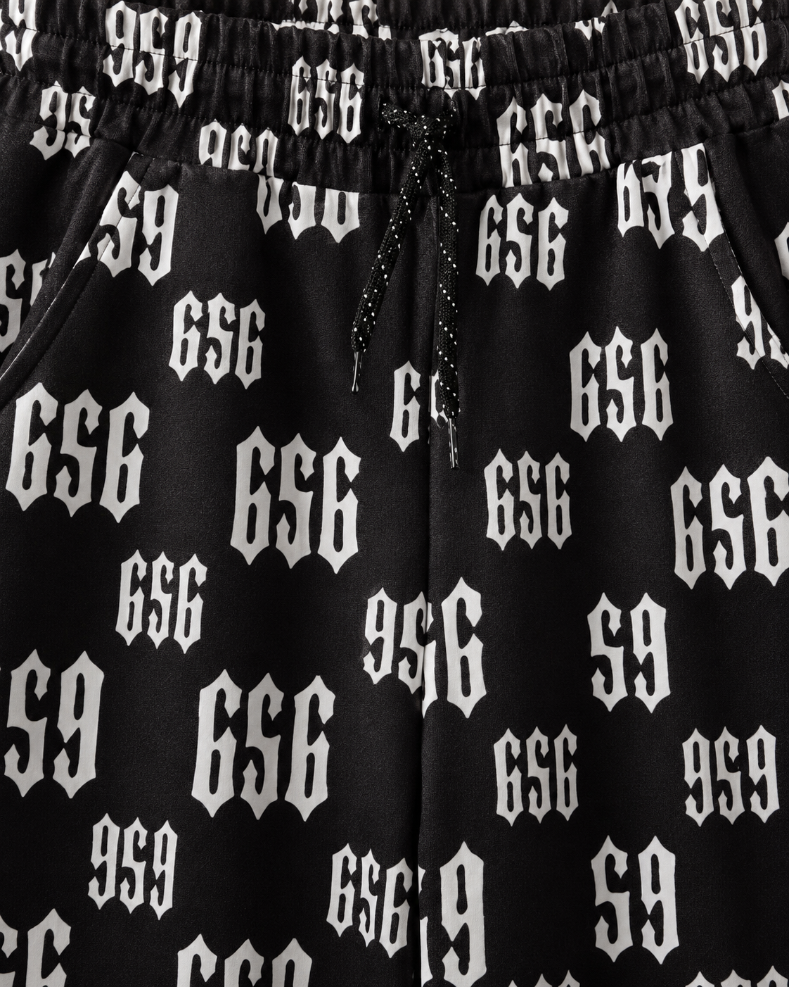 Jogging streetwear noir 656 vue de face — Zalimi Sénégal